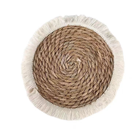 Sets de table ronds en jonc de mer tressé faits à la main avec franges, en paille naturelle, pour une décoration de salle à manger bohème