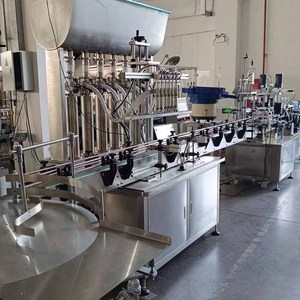 Machine de remplissage automatique de bouteilles à piston pneumatique pour miel, épices, huile, eau, liquide, sauce, pâte, savon, détergent, shampoing, crème, lotion - Product Image 3