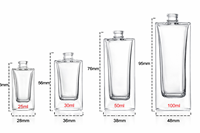 Flacon de parfum carré en verre transparent de luxe, conçu sur mesure par l'usine OEM, avec surface décorée, diffuseur à bâtonnets, 30ml/50ml/100ml