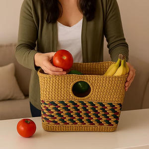 Bolso de mano para mujer con interior espacioso y correas de hombro cómodas diseñadas para una calidad superior y un aspecto elegante - Product Image 1