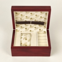 Boîte à montres en bois rouge finition piano, multi-compartiments, doublure en tissu imprimé, logo personnalisé pour l'emballage de marques de montres haut de gamme