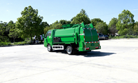 Véhicule de collecte des ordures vert Dongfeng 4x2 pour l'accès aux garages souterrains
