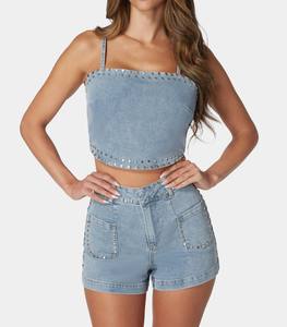 Top de mezclilla sin mangas con estampado de leopardo y tachuelas en la espalda para primavera/verano, ideal para streetwear y fiestas. - Product Image 4