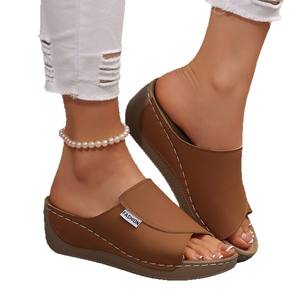 2025 estate europeo americano Cross-Border Open-Toe spiaggia all'aperto <span class=keywords><strong>sandali</strong></span> con zeppa per le donne di <span class=keywords><strong>grandi</strong></span> dimensioni piattaforma all'ingrosso - Product Image 5