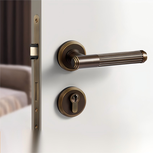Manijas de puerta de latón macizo de primera calidad al por mayor, descuento por volumen, servicio personalizado, manija de palanca de lujo para interiores, kit para proyectos hoteleros - Product Image 3