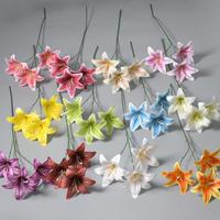 Künstliche 3-köpfige Klebeband-umwickelte Lilien, 3D-gedruckte Weichplastik-Hochzeitsdekoration, Blumenwand, Kunstblumen, Fotorequisiten, China