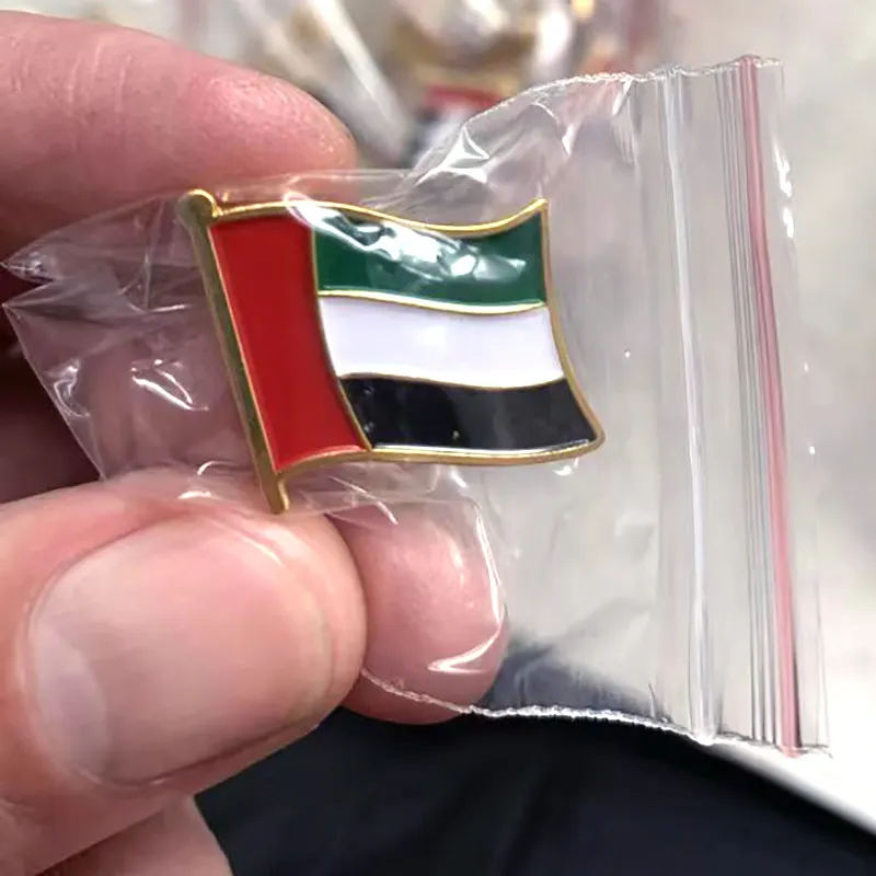 Wholesale Custom Metal Country Emblem Lapel Pin Badge Enamel Saudi Arabia UAE Pin for 52th National Day Islamic Enamel Pin