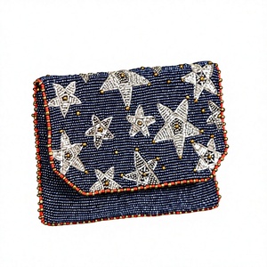 Bolso de mano cuadrado azul marino con diseño de estrellas y cuentas hechas a mano - Product Image 1