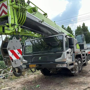 Grúa Zoomlion ZTC700T de 70 Toneladas, Bien Mantenida, Funcionamiento Confiable, Motor Weichai, para Trabajos en Obras de Ingeniería - Product Image 1
