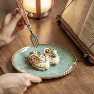 Vaisselle en céramique irrégulière unique de la série Bobby Green bols à fruits jetables assiettes ensembles de vaisselle de style vintage pour marmite - Product Image 5