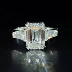 Diamant de laboratoire CVD/HPHT de qualité supérieure, personnalisé, <span class=keywords><strong>en</strong></span> <span class=keywords><strong>platine</strong></span>, taille émeraude, pour femme, certifié IGI, tendance - Product Image 1