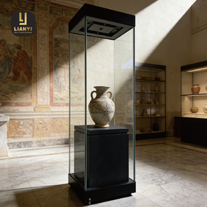 Vitrine minimaliste sur mesure avec verre pleine hauteur, joints invisibles et revêtement anti-reflet avancé pour galerie - Product Image 2
