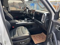 Jetour SUV d'occasion 2025 1.5T Turbo Automatique Volant à Gauche 5 Places Sièges en Cuir Toit Ouvrant Essence 2RM pour Routes Difficiles Afrique