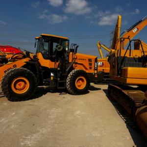 Продается фронтальный колёсный погрузчик SDLG L956F 6 тонн, модель 2024 года, 90% новый, с высококачественным двигателем и насосом, экскаватор-погрузчик - Product Image 2