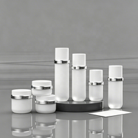 Ensemble de flacons en verre blanc pour emballage cosmétique avec bouchon à anneau argenté, logo personnalisé pour marque, étiquette privée, sérum, lotion