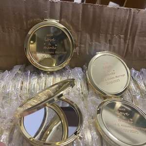 Miroir compact personnalisé en or <span class=keywords><strong>cadeau</strong></span> de demoiselle d'honneur faveurs miroir de maquillage de poche garçon fille <span class=keywords><strong>Communion</strong></span> Souvenir - Product Image 2