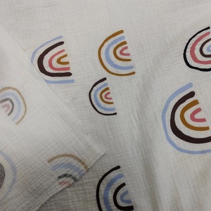 Nhà Máy Bán Buôn 100% Bông Hai Lớp Gạc Muslin Vải Cầu Vồng In Cho Bé Tã Áo Sơ Mi Bao Gồm Và Quần Áo Ngủ - Product Image 6