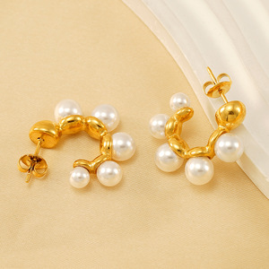 ต่างหูห่วงประดับมุกบาโรกสำหรับผู้หญิง |   สแตนเลสสตีลชุบทอง 18K PVD |   กันน้ำ ป้องกันการแพ้ และไม่ซีดจาง - Product Image 2