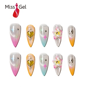 Vente en gros de <span class=keywords><strong>faux</strong></span> ongles faits main Y2K Cat Eye Long Stiletto, 32 pièces, ongles à presser, vente en gros, solides et durables - Product Image 1