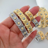 Bracelet manchette large bohème à fleurs, style vintage marguerite et tournesol, bijou pour femme, idéal pour les fêtes, les vacances et la plage