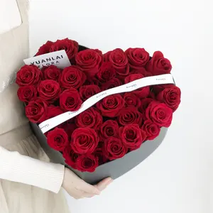 Özel yapılmış sert karton kalp şeklinde korunmuş gül çiçek kutusu