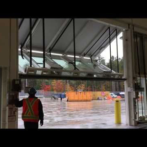 <span class=keywords><strong>Porte</strong></span> <span class=keywords><strong>de</strong></span> <span class=keywords><strong>garage</strong></span> électrique pliante verticale moderne à <span class=keywords><strong>prix</strong></span> d'usine, <span class=keywords><strong>porte</strong></span> sectionnelle électrique à levage électrique, <span class=keywords><strong>porte</strong></span> <span class=keywords><strong>de</strong></span> <span class=keywords><strong>garage</strong></span> pliante en verre - Product Image 2