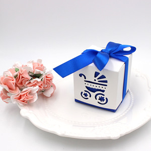 Scatola regalo quadrata intagliata a croce per caramelle nuziali, con nastro, per compleanno di bambini/primi mesi, in carta Kraft - Product Image 5