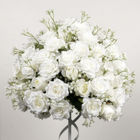 Hochzeitsblumenarrangement Handgefertigte Seidenblumen Hochzeitstisch Künstliche Rot-Weiße Rosen Ornamente Blumenball