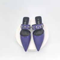 Sandales à talons hauts pour femmes, simples, irrégulières, violettes, à enfiler, avec rivets, dos ouvert, pointues, à talons aiguilles, tendance