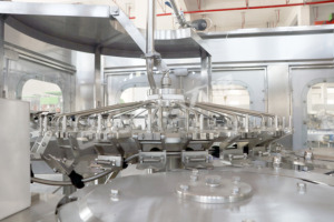 Système flexible de petites bouteilles: vannes de remplissage à changement rapide, étiquetage multilingue, capsulage à <span class=keywords><strong>correction</strong></span> <span class=keywords><strong>automatique</strong></span> - Product Image 3