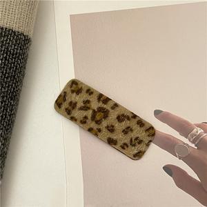 Pinces à cheveux BB en tissu pour femmes, accessoires de mode, motif léopard de luxe, pince à franges géométrique de créateur - Product Image 4