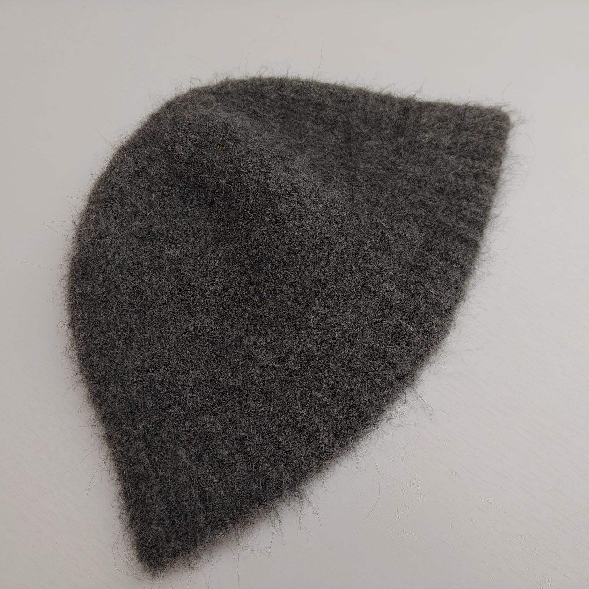 สีเทาเข้ม