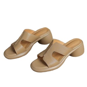 Elegantes Sandalias de Tacón Medio con Punta Abierta de Microfibra Color Bronceado, Estilo Slip-On para Mujer, Ideales para el Verano - Product Image 1