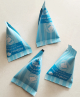Machine de remplissage et d'emballage automatique de sachets triangulaires pour granulés, facile à utiliser, pour boissons et aliments