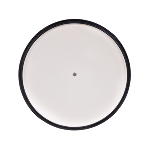 Casserole en fonte émaillée rouge antiadhésive avec couvercle auto-irrigant et bouton doré - Product Image 6