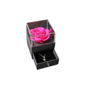 Boîte à fleurs en carton recyclé <span class=keywords><strong>de</strong></span> luxe sur mesure, boîte à bijoux, boîte à <span class=keywords><strong>confessions</strong></span> douces, boîte à roses avec lamination mate, design en relief - Product Image 4
