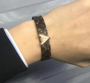 Hot Sale Geometric <strong>Bracelet</strong> Unique <strong>Bracelet</strong> for Trendy Anniversaries <strong>Bangle</strong> with Packing and Box V Leather <strong>Bracelet</strong> - Product Image 3