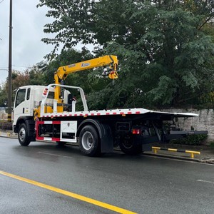 Dépanneuse multifonctionnelle HOWO 4x2 à plateau avec grue à flèche droite de 6,3 tonnes, camion de remorquage Sino à plateau coulissant pour le sauvetage en cas d'accident - Product Image 3