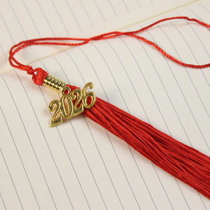 Gorro de Graduación Universitario con Borla y Colgante para Estudiantes de Doctorado/Maestría, Año 2025/2026 - Product Image 6