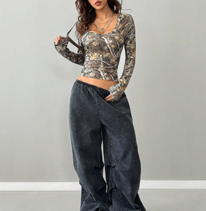 เสื้อครอปถักทรงสี่เหลี่ยมแขนยาวเข้ารูปพิมพ์ลายใบไม้เป็นมิตรกับสิ่งแวดล้อมชุดแนวสตรีทแบบลำลองเซ็กซี่ใส่ไปปาร์ตี้ทุกวัน - Product Image 4