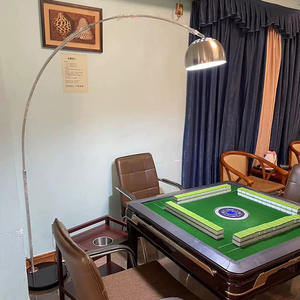 Lampadaire L078 pour table de mahjong avec lumière LED, pieds en bois massif, corps en métal, prise US, design universel - Product Image 2