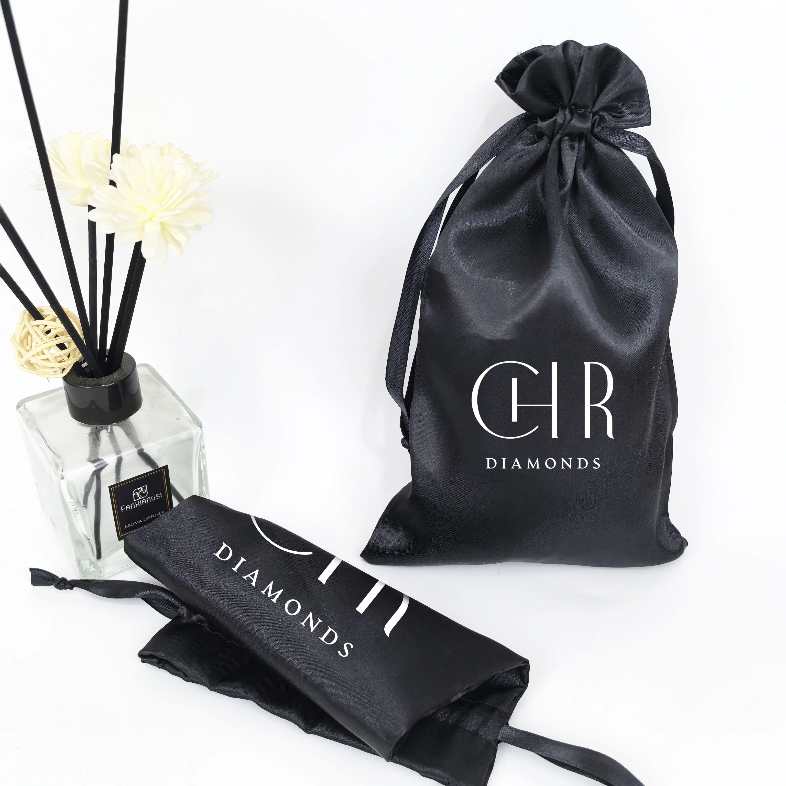 Bolsas de seda negras con logotipo personalizado, bolsas antipolvo para Lencería de Bikini, bolsas de satén con cordón para extensión de cabello de peluca