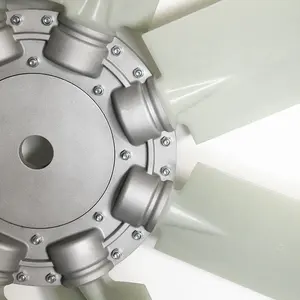 組み立てファンブレード7は、ハーベスターエンジン用の重機発電機冷却ファン用の大型ファンを残します