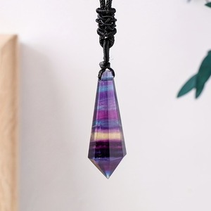 Pendentif en fluorite brute naturelle en gros, pendule spirituel, quartz, énergie de guérison, pendentifs en fluorite colorés pour cadeau - Product Image 4