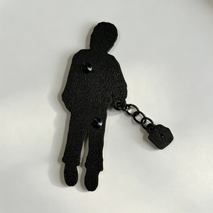 Spilla da bavero in metallo personalizzata, in smalto morbido, con catena, che si illumina al buio, a tema <span class=keywords><strong>horror</strong></span> anni '80, nera, per giacca, decorazione di Halloween - Product Image 5