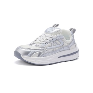 Zapatillas de deporte de suela blanda personalizadas con aumento de altura para mujeres y hombres, zapatillas deportivas transpirables con estilo de galaxia brillante para estudiantes y corredores - Product Image 2