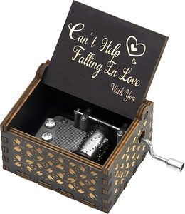 Caja <span class=keywords><strong>de</strong></span> música <span class=keywords><strong>de</strong></span> madera con manivela al por mayor <span class=keywords><strong>no</strong></span> se puede enamorar regalo <span class=keywords><strong>de</strong></span> los Amantes artesanías <span class=keywords><strong>de</strong></span> madera cajas <span class=keywords><strong>de</strong></span> madera y carteles <span class=keywords><strong>de</strong></span> pared - Product Image 2