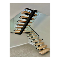 Maßgefertigte Innen-Monosteg-Treppe mit Stahlkonstruktion, Schwebenden Holzstufen und Glasgeländer für Ingenieurprojekte