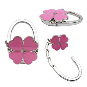 Alliage de zinc trèfle <span class=keywords><strong>à</strong></span> quatre feuilles suspendu <span class=keywords><strong>sac</strong></span> cintre Portable pliant bureau <span class=keywords><strong>sac</strong></span> <span class=keywords><strong>à</strong></span> <span class=keywords><strong>main</strong></span> fourre-tout <span class=keywords><strong>Table</strong></span> crochet goutte <span class=keywords><strong>sac</strong></span> spécial pièces accessoires - Product Image 3