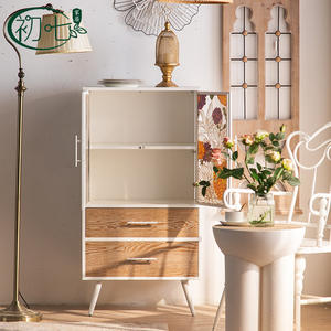 Armoire en verre émaillé français à 3 compartiments pour le rangement dans le salon, pour la décoration de la maison - Product Image 3